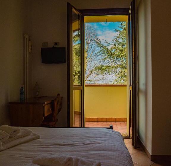 חדר סטנדרט יחיד עם מרפסת, B&b Villa Erika