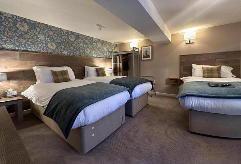 스탠다드 트리플 룸, The Lobster