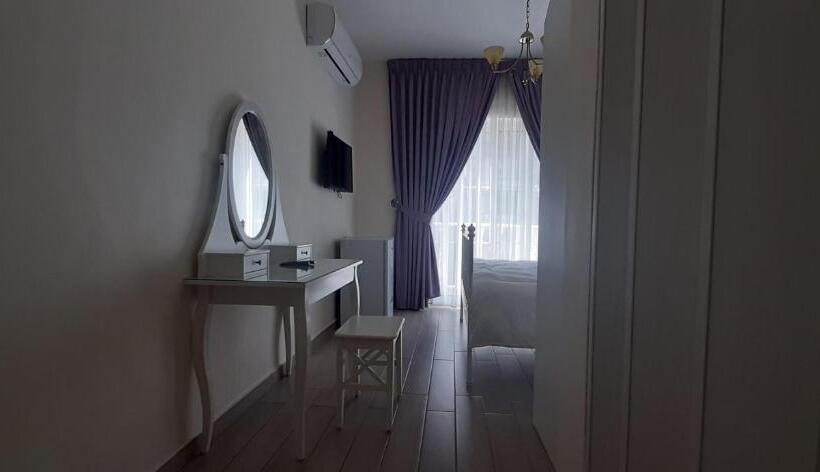 اتاق استاندارد با بالکن, The Boutique Hotel Amman