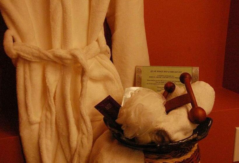 اتاق لوکس سه تخته, A Vacation Paradise At Quail Ridge B&b