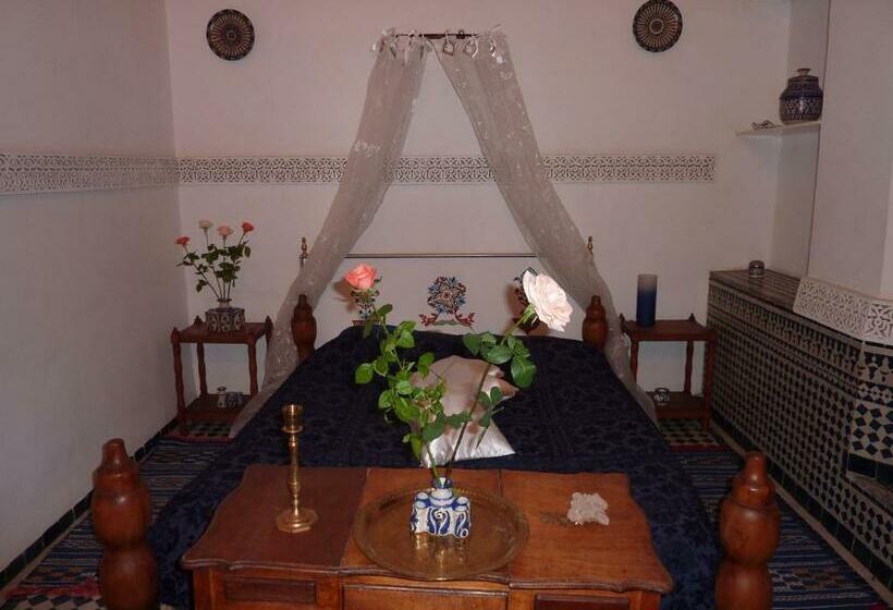 带阳台的三人标准间, Dar Al Safadi