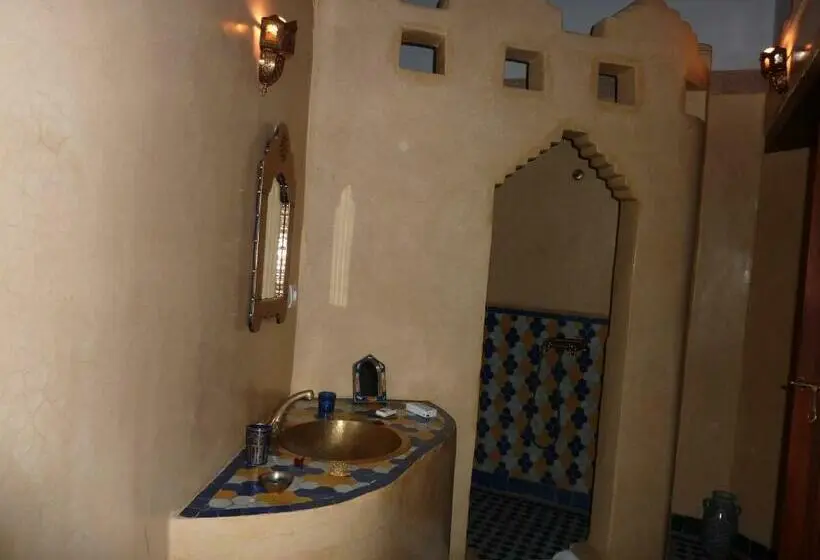 اتاق سوپریور سه تخته, Dar Al Safadi