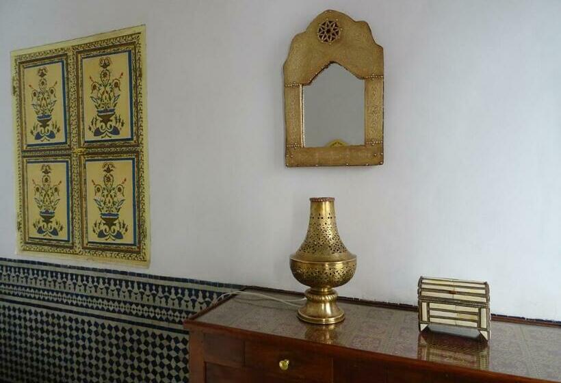 高级三人间, Dar Al Safadi