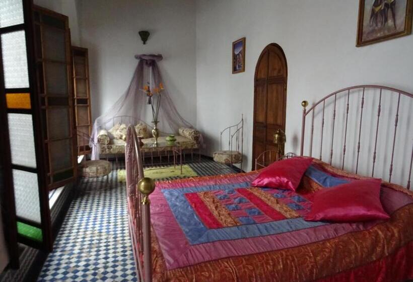 带大床的高级房间, Dar Al Safadi