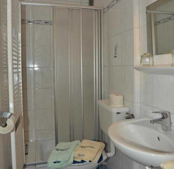 חדר לארבעה סטנדרטי עם מרפסת, Gästehaus Golker