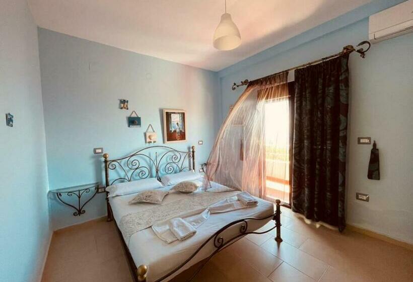 اتاق استاندارد با بالکن و چشمانداز دریا, Imperial