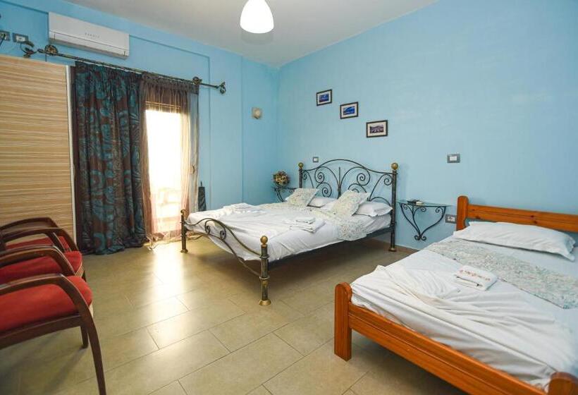 اتاق استاندارد چهار تخته با چشمانداز دریا, Imperial