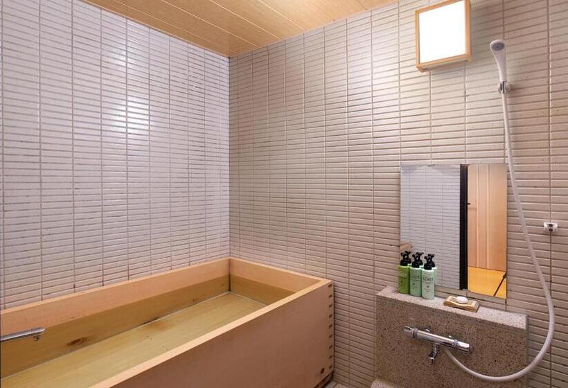 Номер Superior Вид на Реку, Yamanaka Onsen Kagari Kisshotei