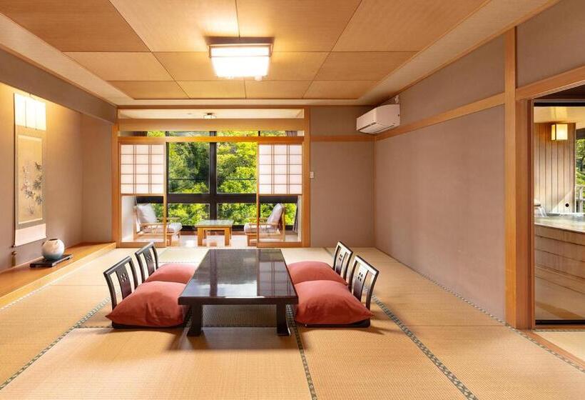 Deluxe room with river view, Yamanaka Onsen Kagari Kisshotei