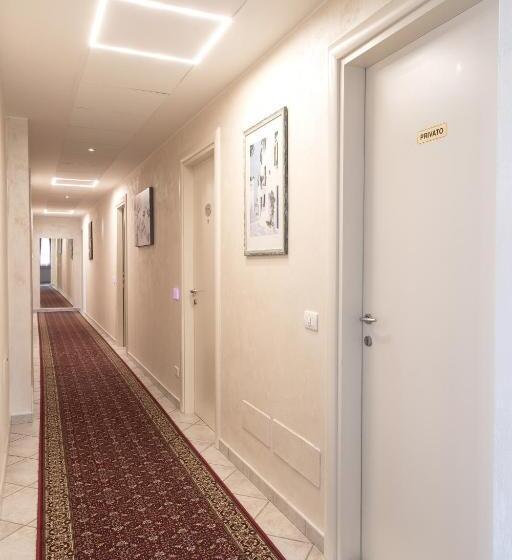 غرفة قياسية, La Maison Du Port