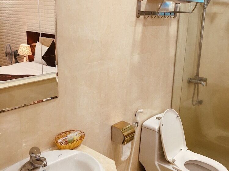 سوییت با چشم‌انداز کوه, New Airport Hotels