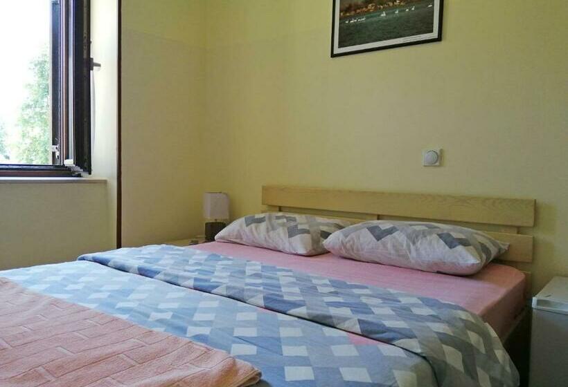 اتاق استاندارد, Pelikan