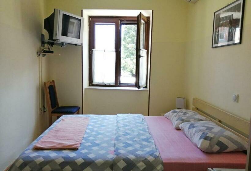 اتاق استاندارد, Pelikan