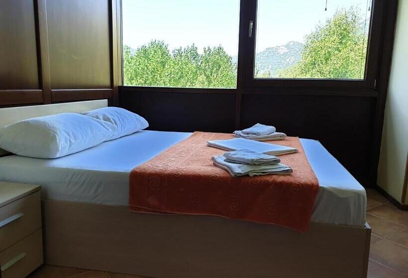 اتاق استاندارد سه نفره, Pelikan