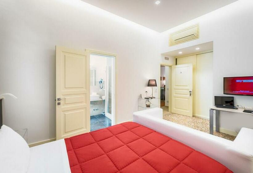 スタンダードルーム, Porta Reale