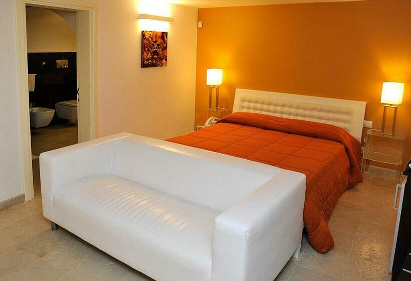 スタンダードトリプルルーム, Porta Reale