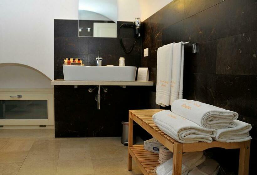 スタンダードトリプルルーム, Porta Reale