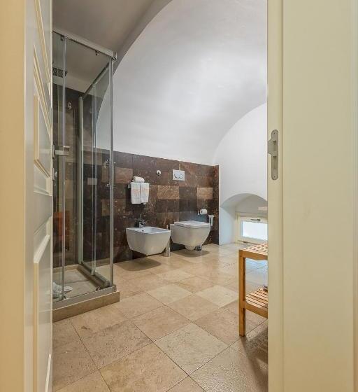 スタンダードトリプルルーム, Porta Reale