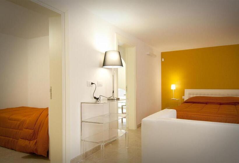 スタンダードトリプルルーム, Porta Reale