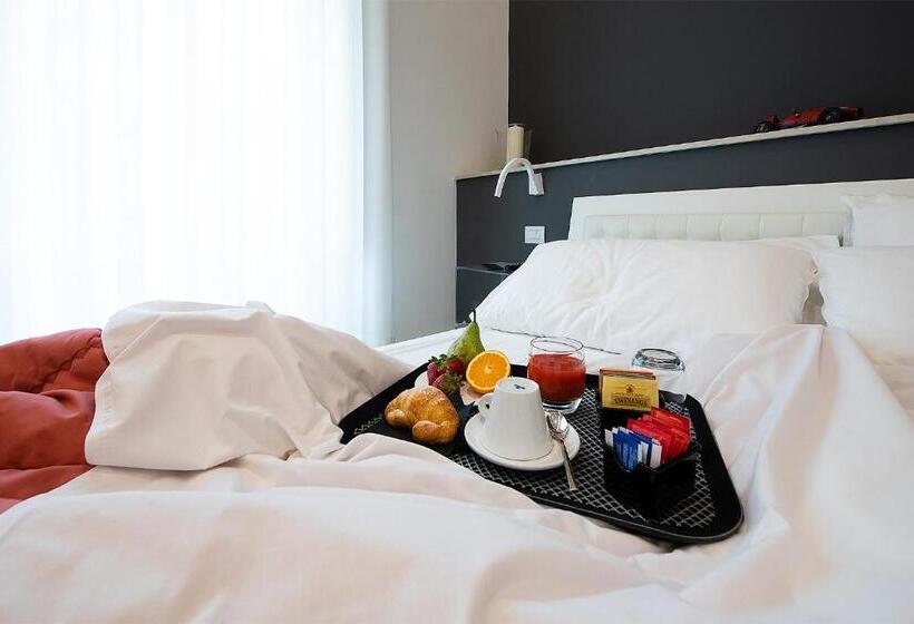 スタンダードトリプルルーム, Porta Reale