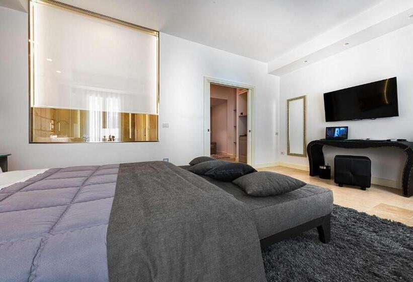 エクゼクティブスイート, Porta Reale