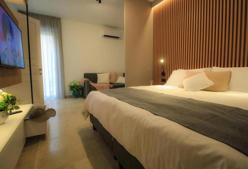 １ベッドルームハウス, Porta Reale