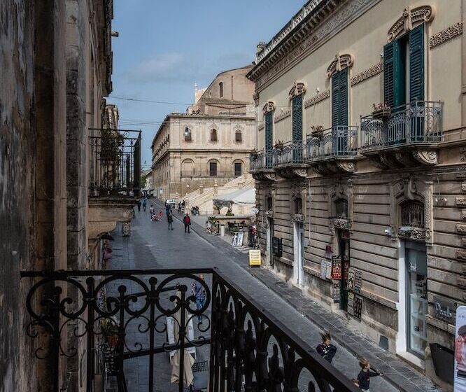 シティビューのスーペリアルーム, Porta Reale