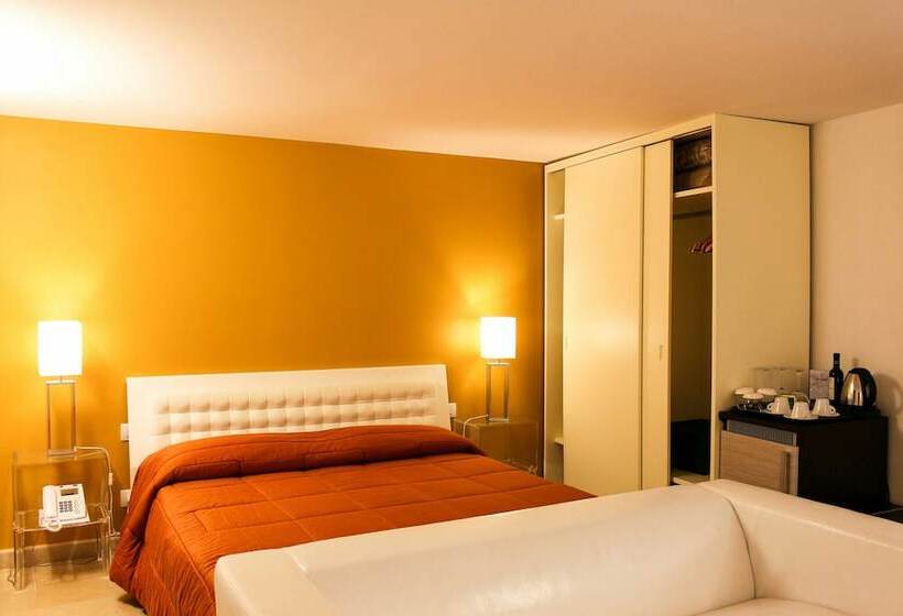 スタンダードトリプルルーム, Porta Reale