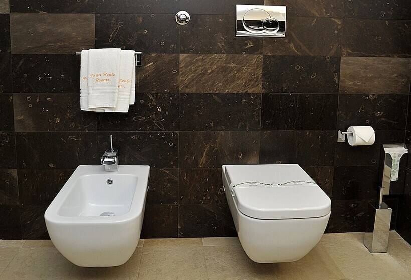 スタンダードトリプルルーム, Porta Reale