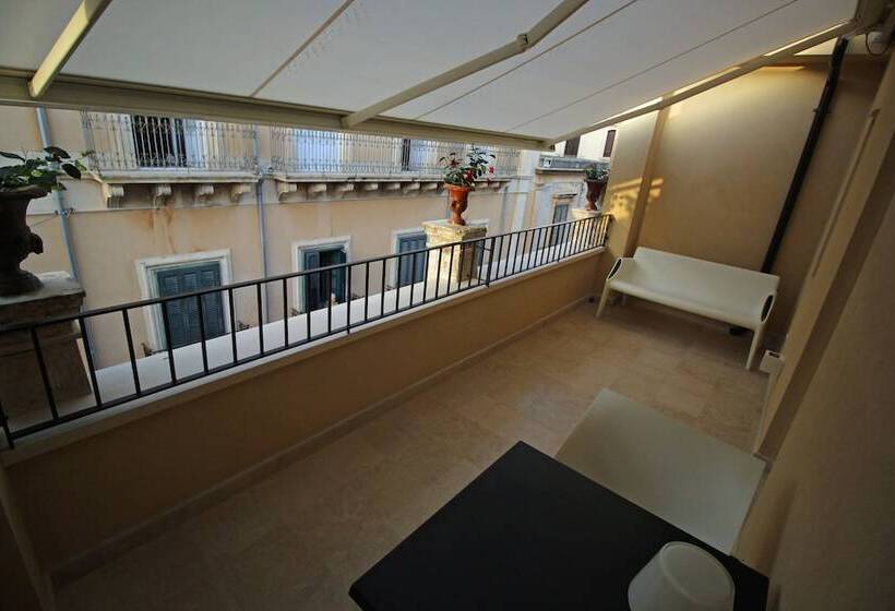 テラス付きジュニアスイート, Porta Reale