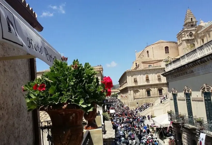 Juniorsviitti Terassi, Porta Reale