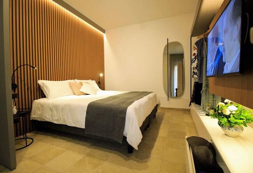 １ベッドルームハウス, Porta Reale