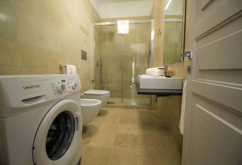 １ベッドルームハウス, Porta Reale