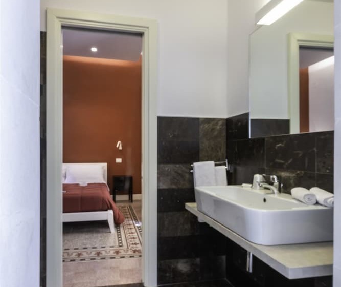 スタンダードルーム, Porta Reale