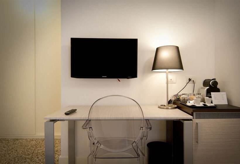 スタンダードルーム, Porta Reale