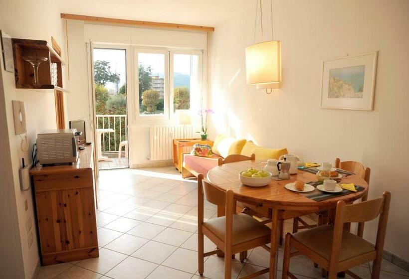 شقة غرفة واحدة, Residence Laura