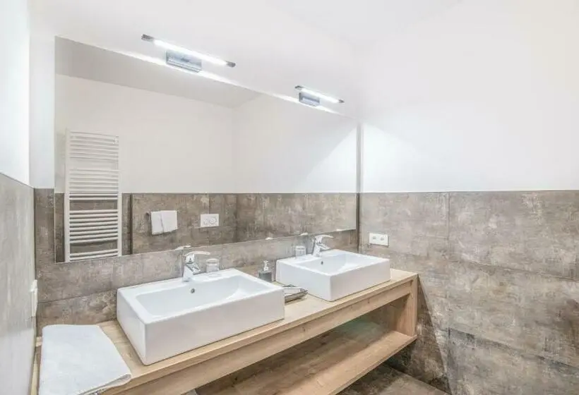 Superior-huone, Residence Rose