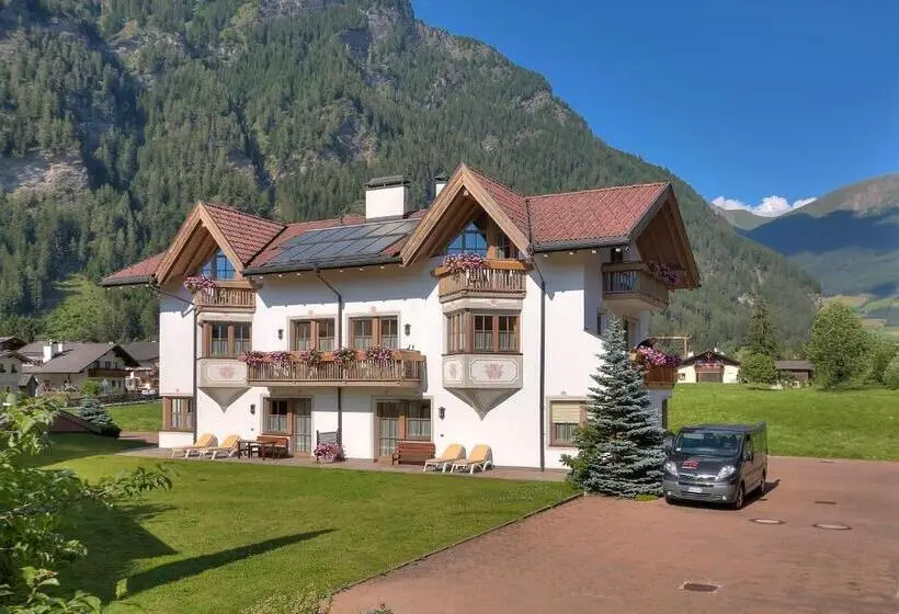 Huoneisto 2 Makuuhuonetta, Residence Rose