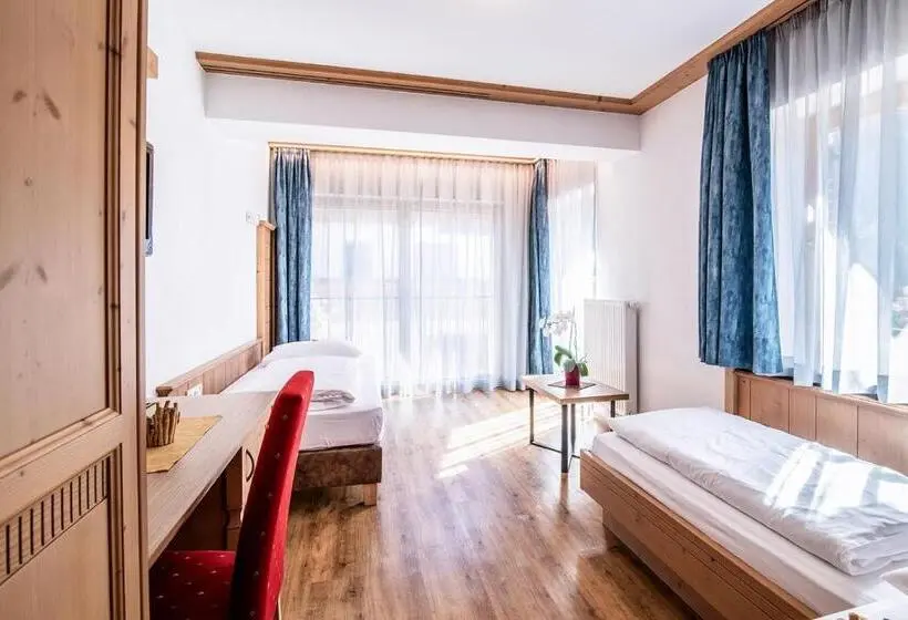 Perhesviitti, Residence Rose