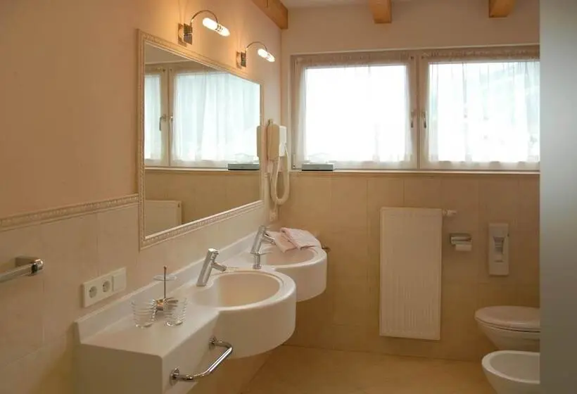 Superior-huone, Residence Rose