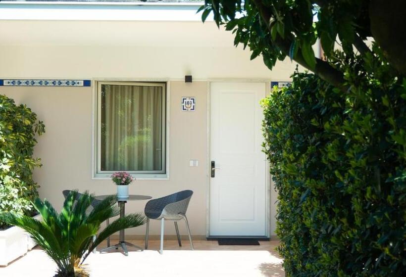 コンフォートトリプルルーム, Resort & Winery Bosco De Medici