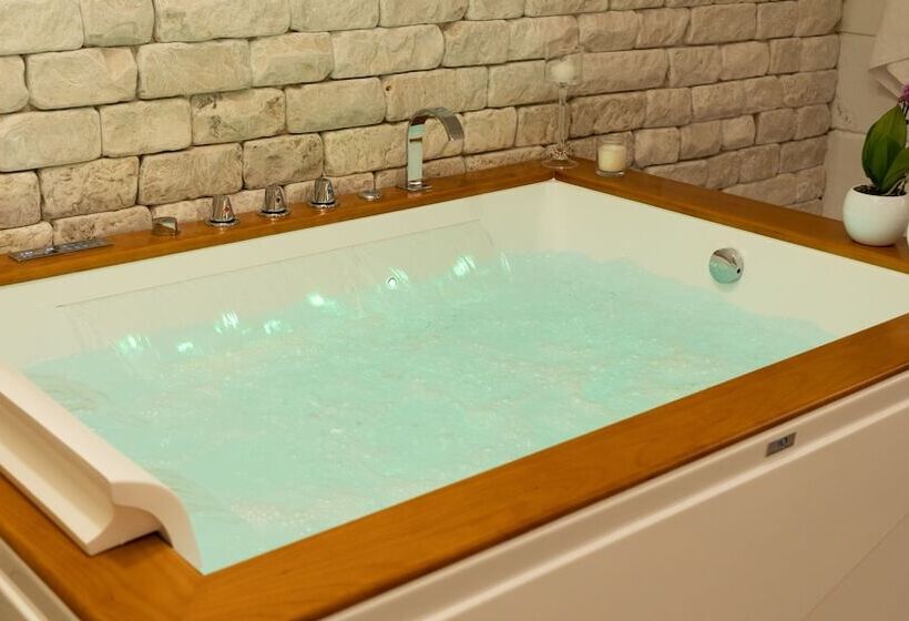 デラックススイート, Resort & Winery Bosco De Medici