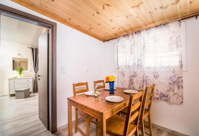 Deniz Manzaralı 1 Yatak Odalı Daire, Sofia
