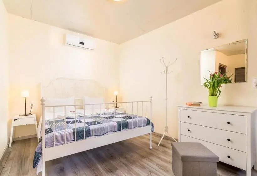 Deniz Manzaralı 1 Yatak Odalı Daire, Sofia