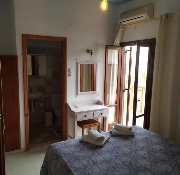 Quarto quádruplo Económico Casa de banho partilhada, Sofia