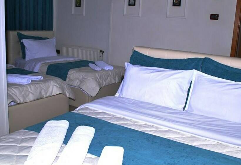 标准间, The First