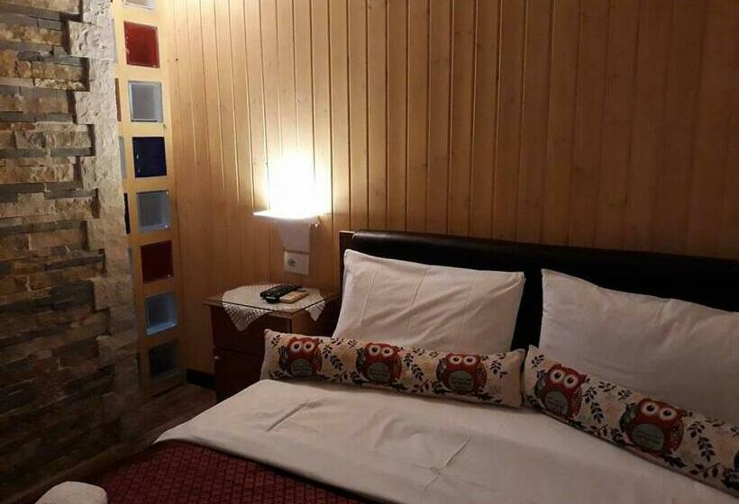 标准间, The First