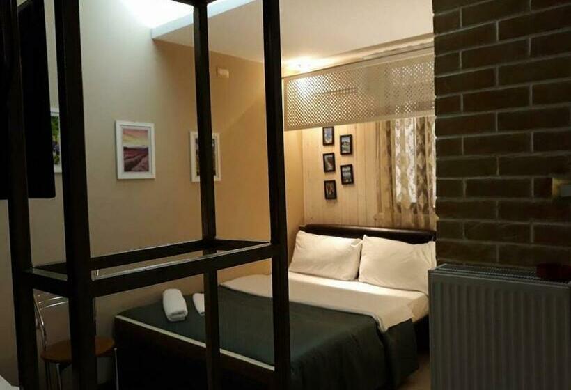 标准间, The First