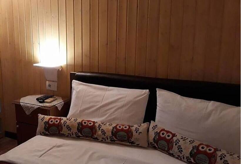 标准间, The First