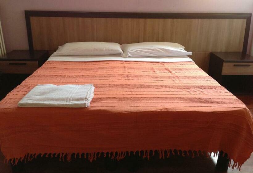 带共用浴室的标准房间, Villamelchiorre 1